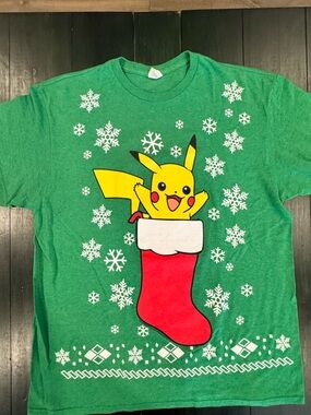 Men’s Large Pokémon Christmas Pikachu T-Shirt
